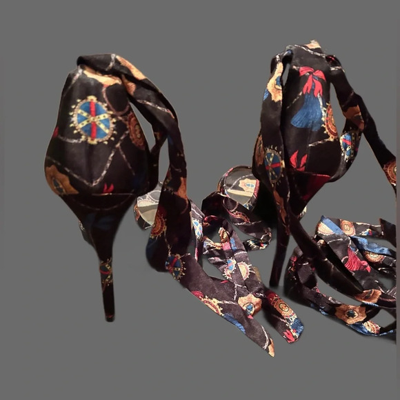 High Heel Wrap Around Sandals Size 9 - Picture 6 of 8